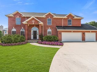 4405 Pynsky Rd, Glenview, IL 60026