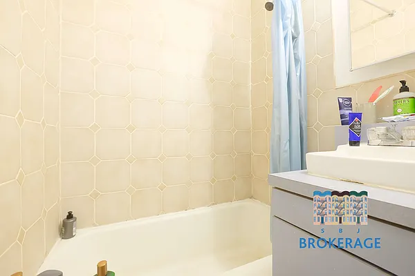 Rented by SBJ Brokerage, LLC | media 27