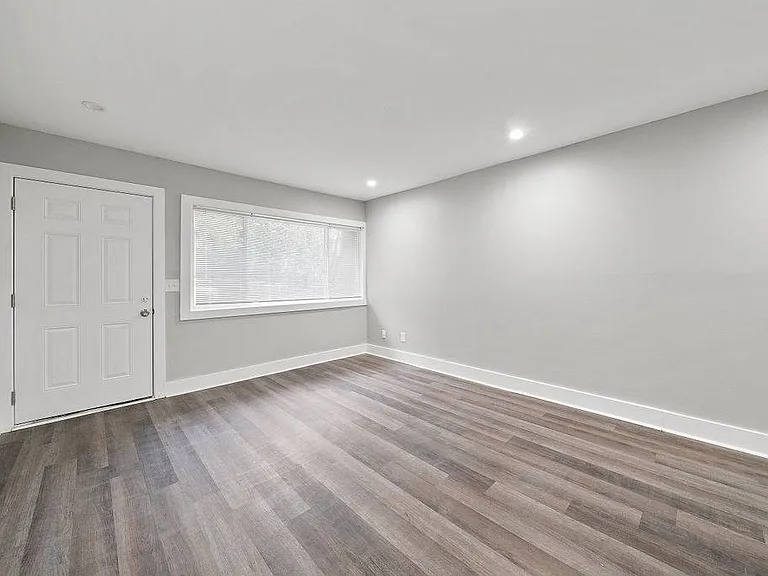 Balfour Chastain — Photo 22