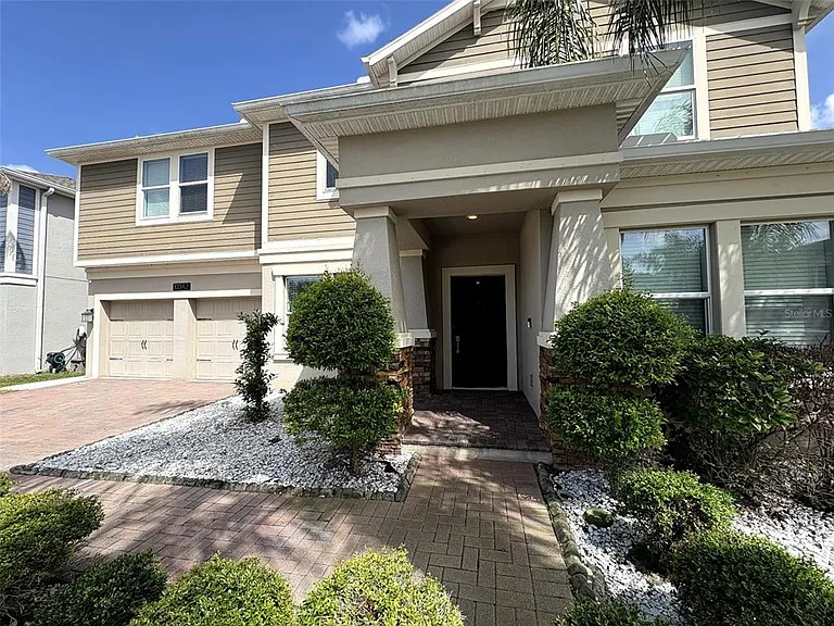 10342 Lovegrass Ln — Photo 2