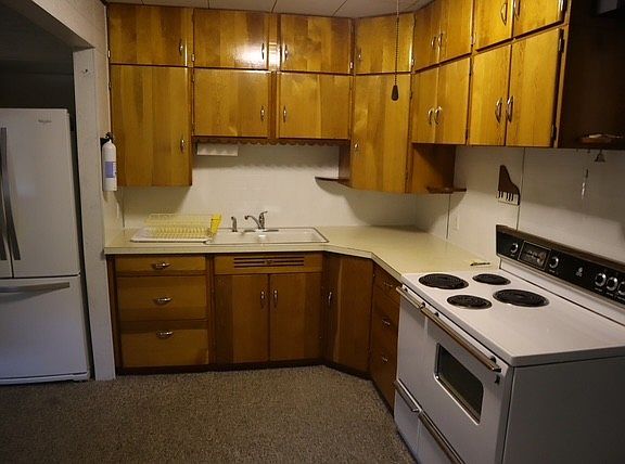 2nd image of 22 S Plum St