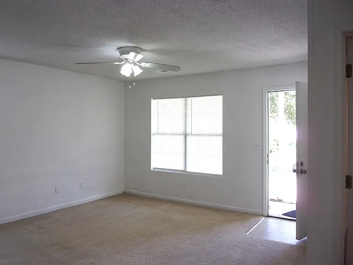 1073 Cherry Meadow Ln #1073 — Photo 3