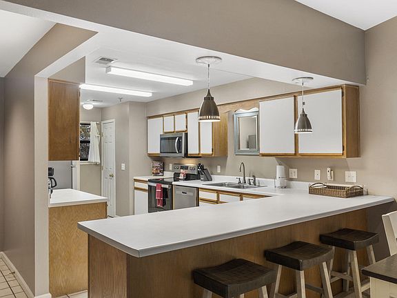 4th image of 350 S Wildwood Dr #31