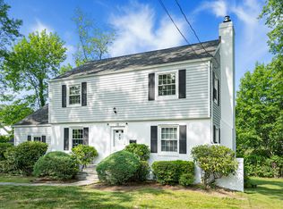 12 Laurel Rd, White Plains, NY 10605