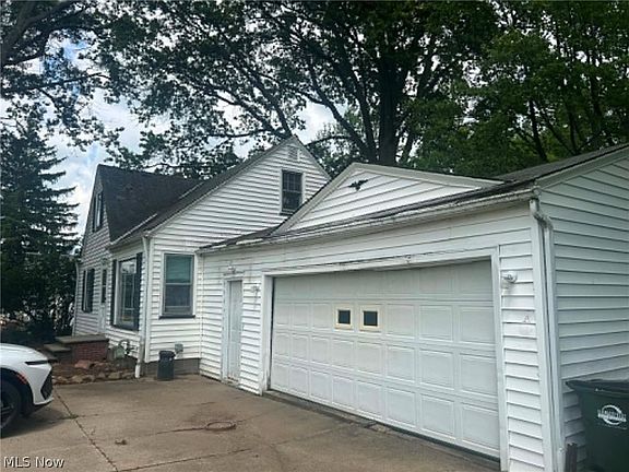 3rd image of 5220 Royalwood Rd