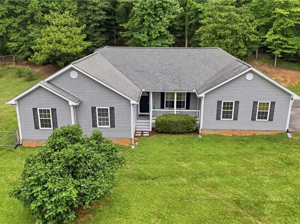 980 Falls Rd, Toccoa, GA 30577