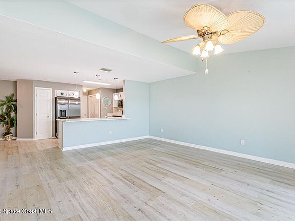 4th image of 37 Sunset St