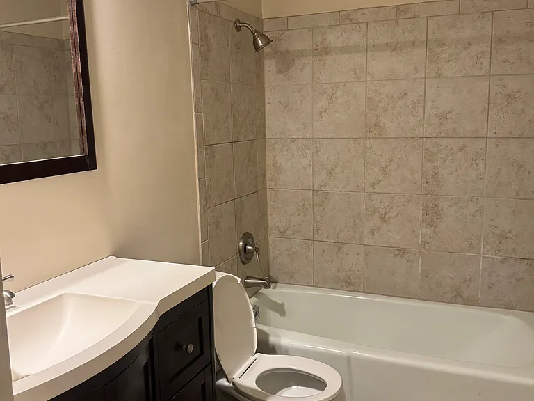 1414 E Haven Ln — Photo 6