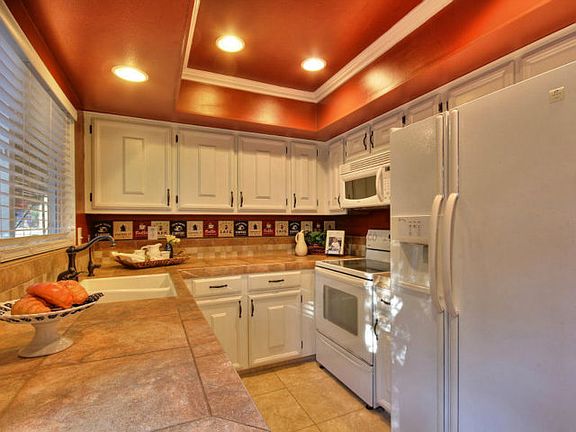 2nd image of 6042 Calle De Rico