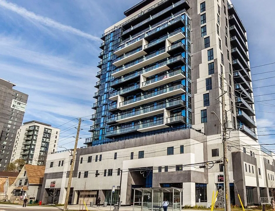 128 King St N #1610