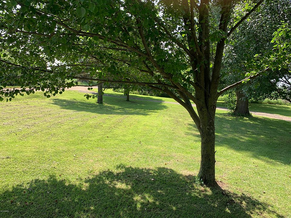 2nd image of 950 Newton Rd