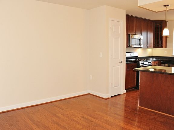 4th image of 4177 S 4 Mile Run Dr Unit 301