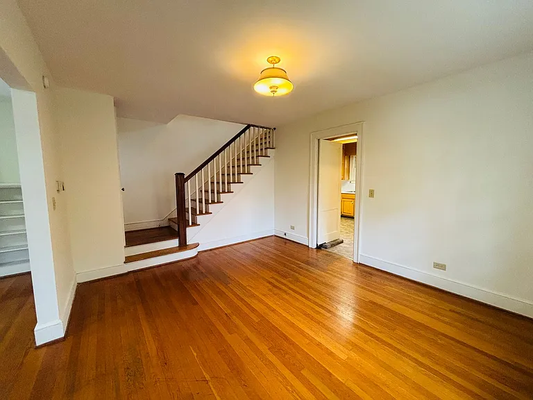 606 Preston Ave — Photo 4