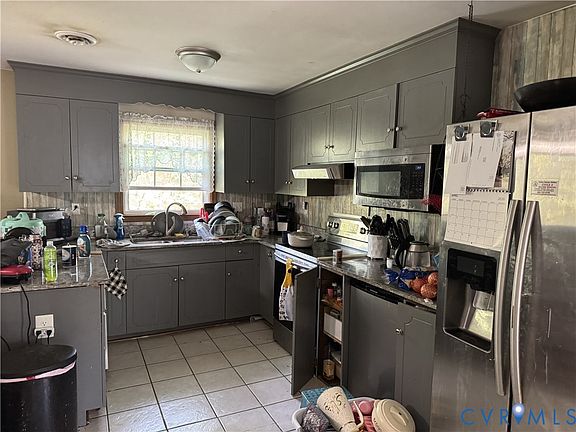 3rd image of 2803 Manchester Dr