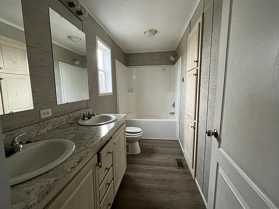 2nd image of 2588 E Crossway Ln