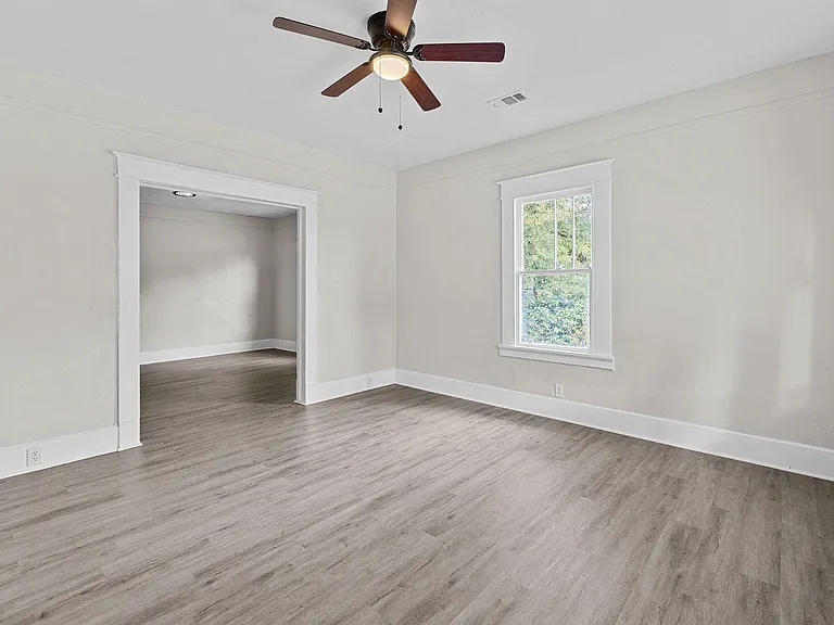 1307 Beman St — Photo 5