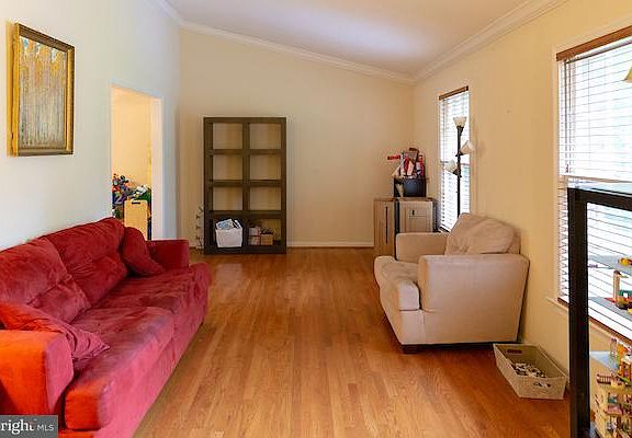 3rd image of 5358 Wade Ln