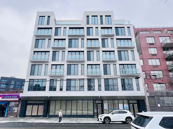 30-05 Vernon Blvd #2E, Astoria, NY 11102