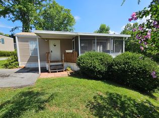 26 N Front St, Franklin, NC 28734