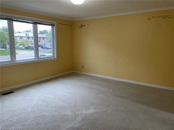 3rd image of 110 Inglewood Dr