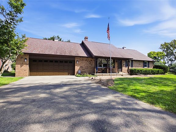 3rd image of 4114 Lake Rd