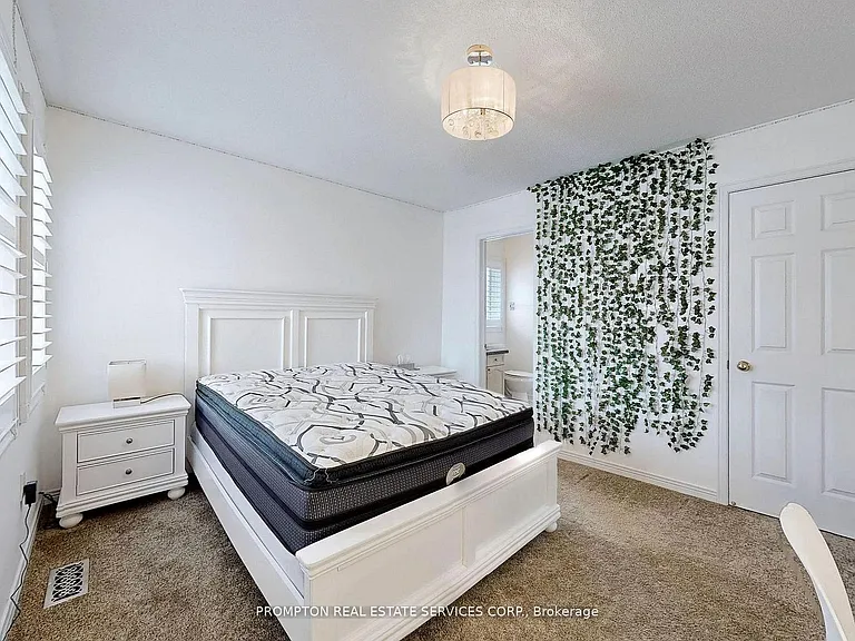 18 Bridleford Ct — Photo 32