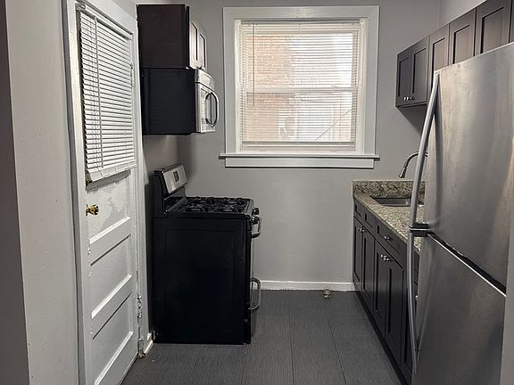 4th image of 6619 S Greenwood Ave APT 1B