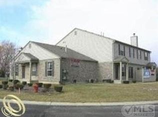 14066 Watersway Dr, Gibraltar, MI 48173