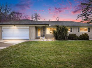 22968 Rainbow Dr, Macomb, MI 48042
