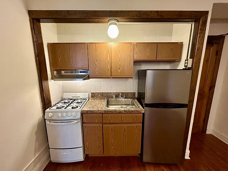 2256 N. Cleveland — Photo 14