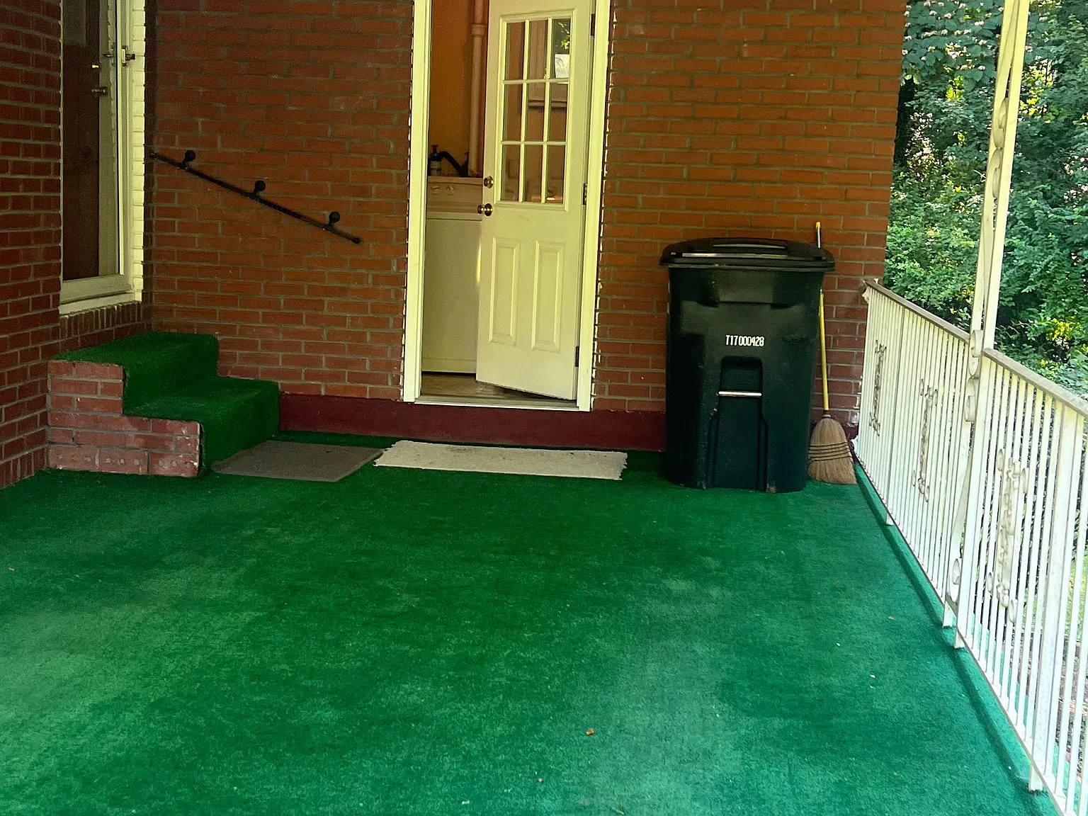 2 bed, 999 sqft, $1,850 — Photo 2