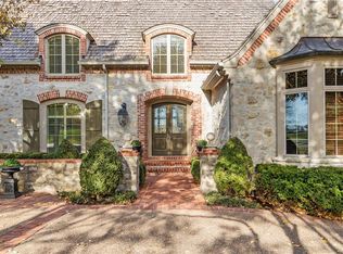 360 E Loch Lloyd Pkwy, Village Of Loch Lloyd, MO 64012