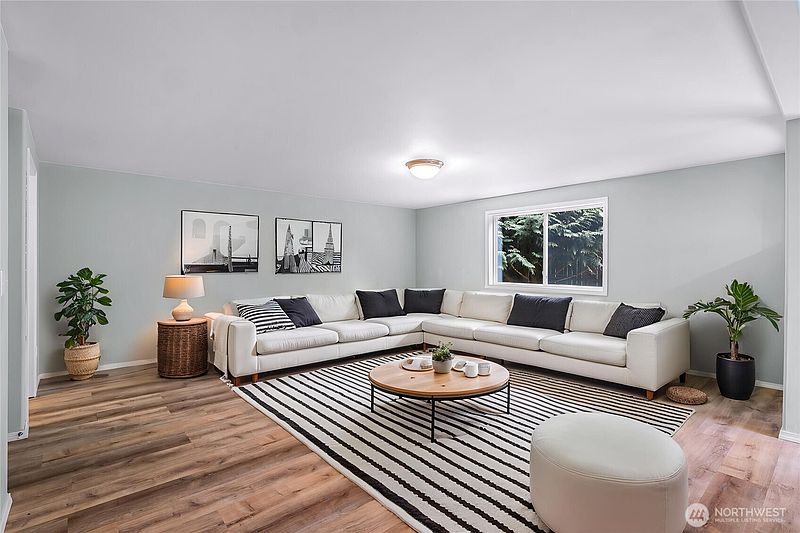 3rd image of 117 Dallas Street