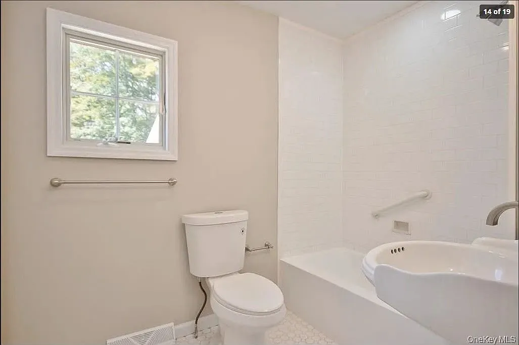 3 bed, $2,500 — Photo 1