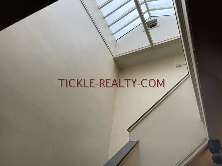 666-670 Monroe Ave — Photo 6