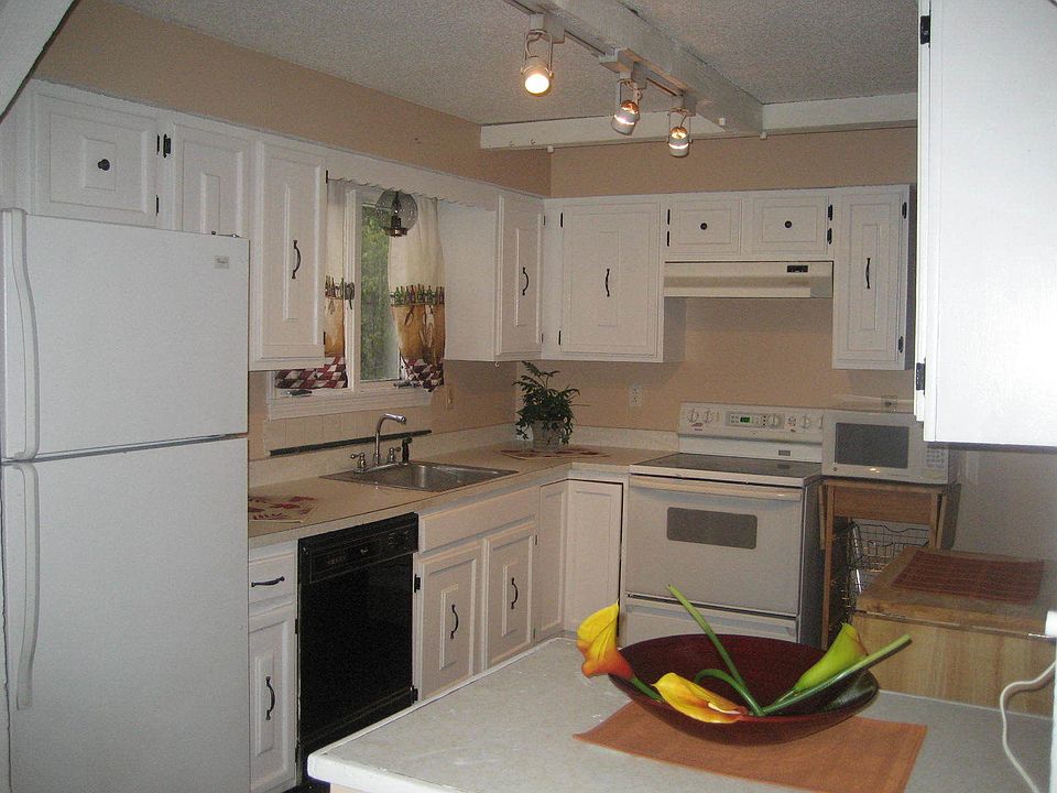 2nd image of 15 Kivela Rd