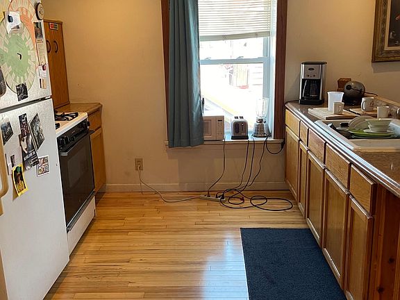 4th image of 267 Pennsylvania St APT A