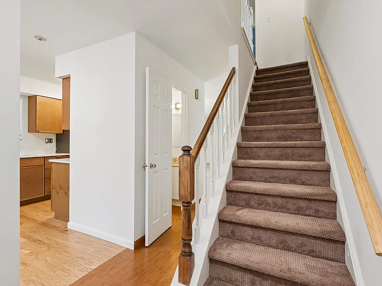 266 Leedom Way — Photo 2