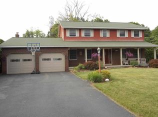 2012 Lisa Ln, Schenectady, NY 12303