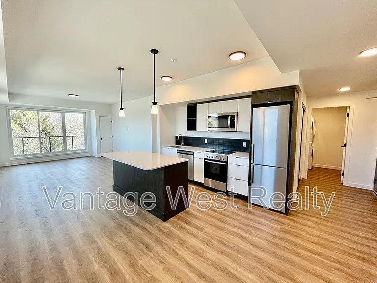 615 Rutland Rd N #401 — Photo 10