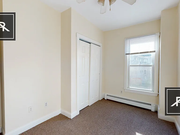17 Linden St #2 — Photo 15