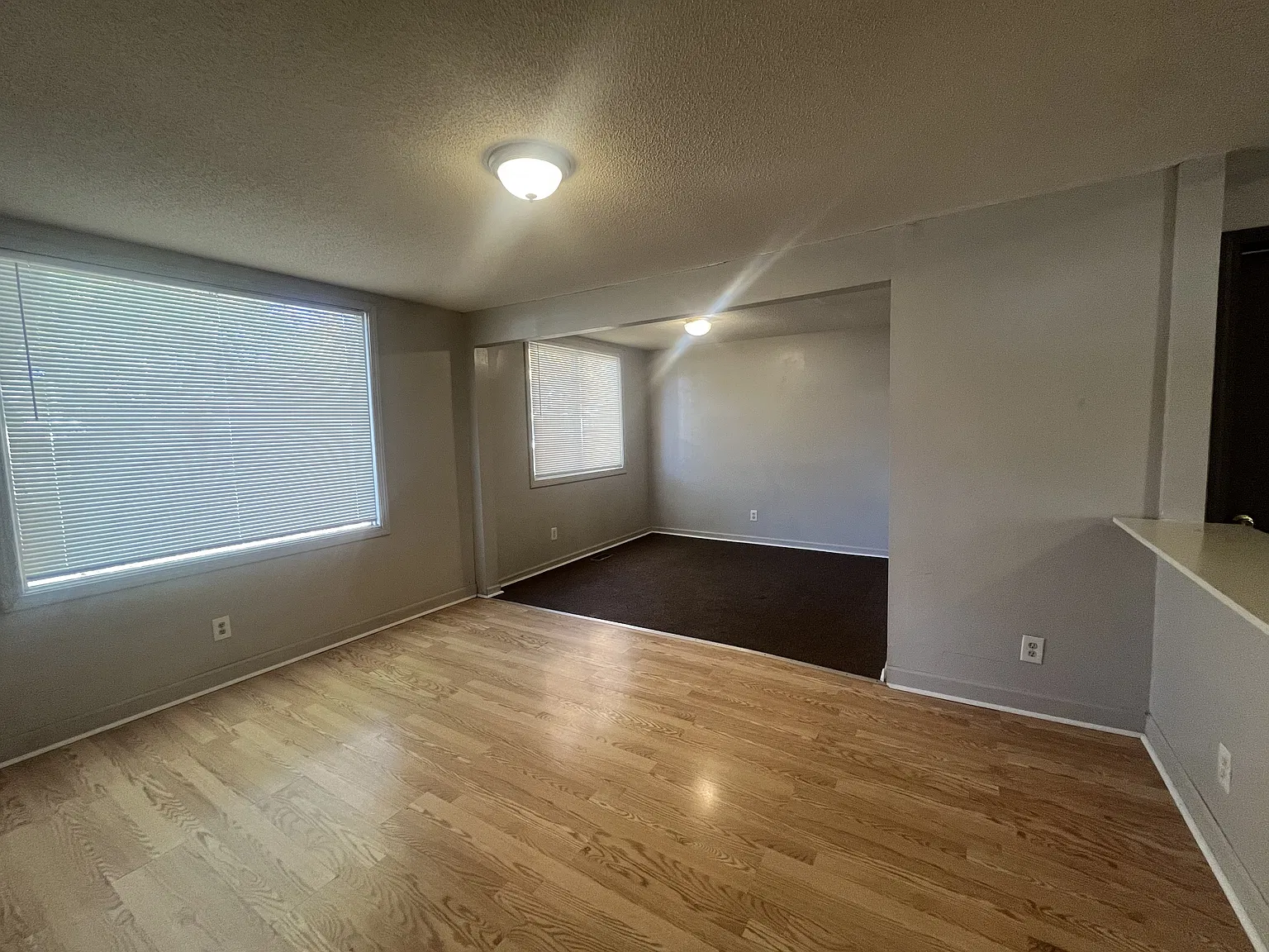 Cute Two Bedroom on Evanston — Photo 3