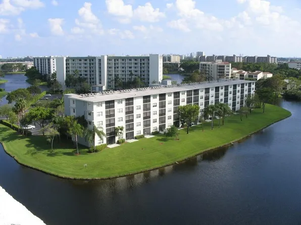2230 N Cypress Bend Drive #105, Pompano Beach, FL 33069