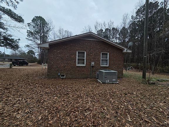 5th image of 5586 Hubbard Dr