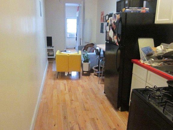 2nd image of 133 Meserole St #3L1