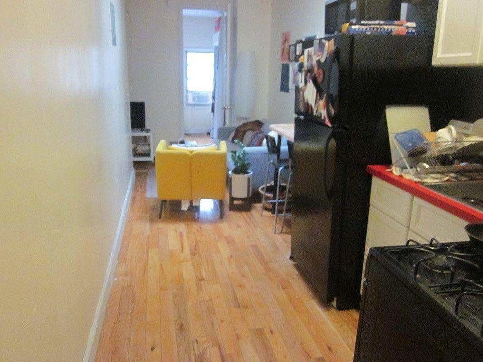 1st image of 133 Meserole St APT 3