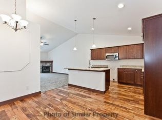 5237 Dostal Dr SW, Cedar Rapids, IA 52404