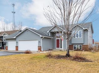 940 S Cedar St, Belle Plaine, MN 56011