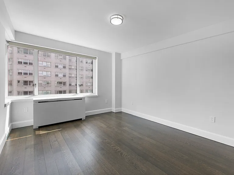 165 E 66th St #9D — Photo 12