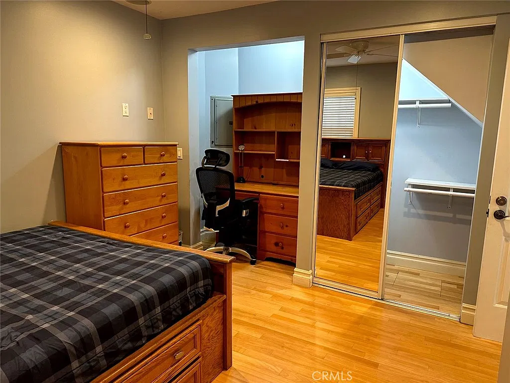 1 bed, 350 sqft, $1,195 — Photo 2